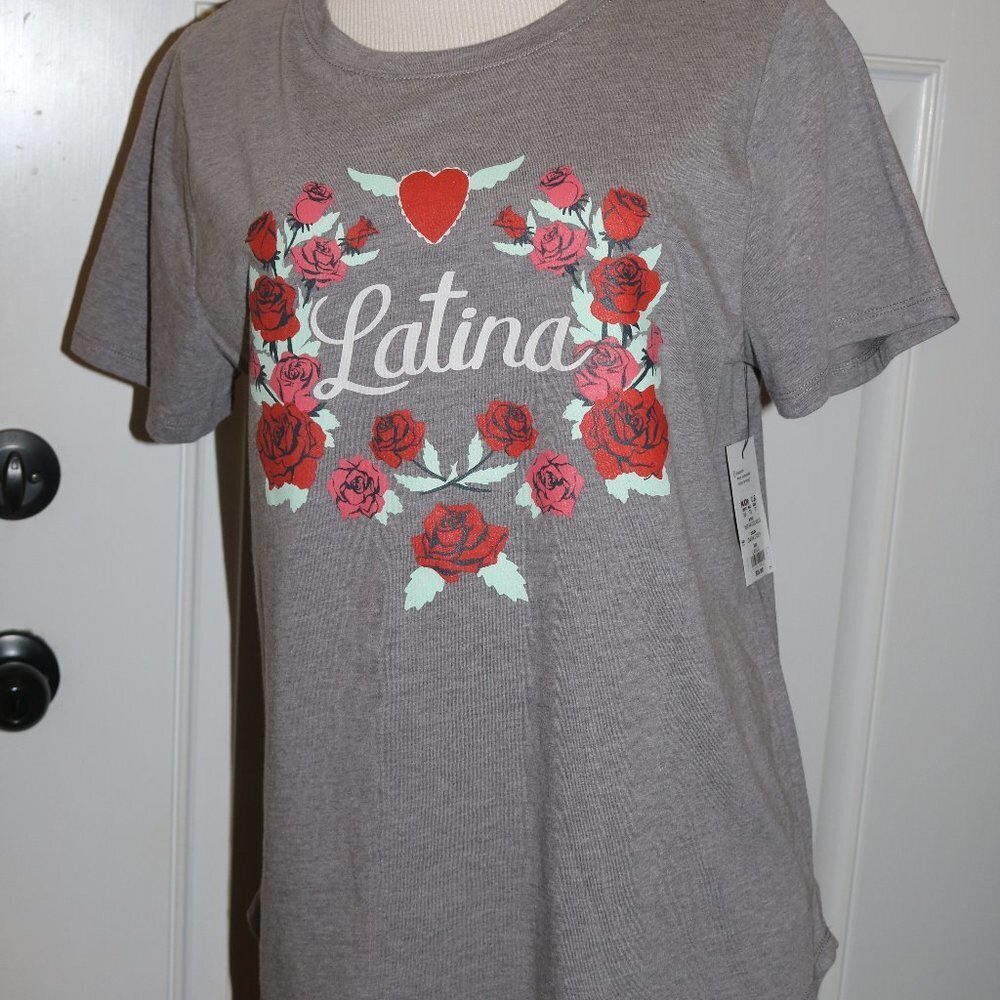 Sonoma Community Latina heart and roses tee shirt size large